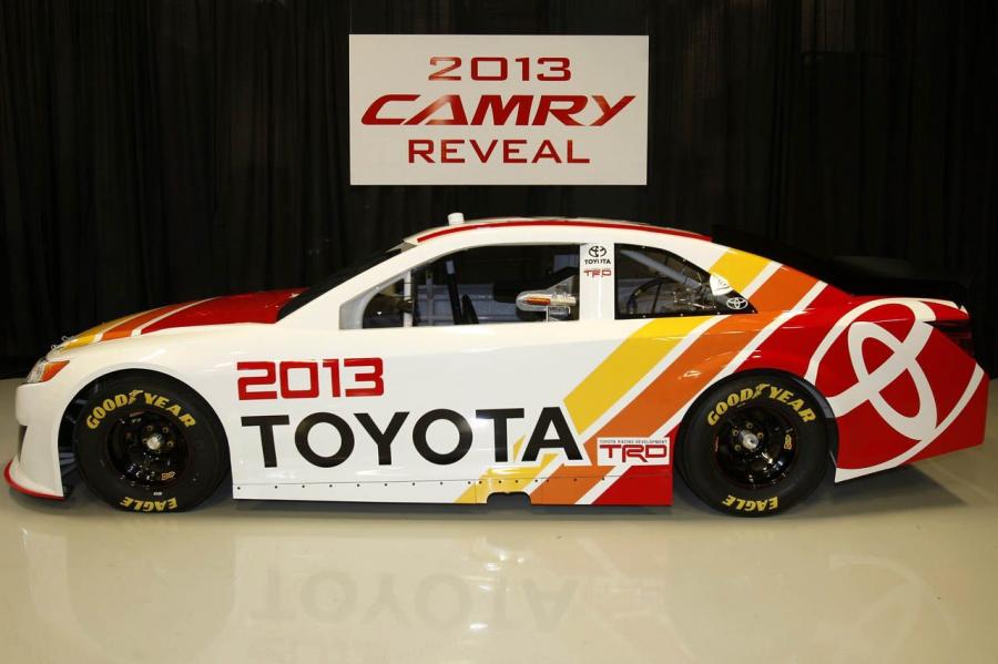  Toyota Camry NASCAR Sprint Cup 2013 года  (фото 3 из 5)